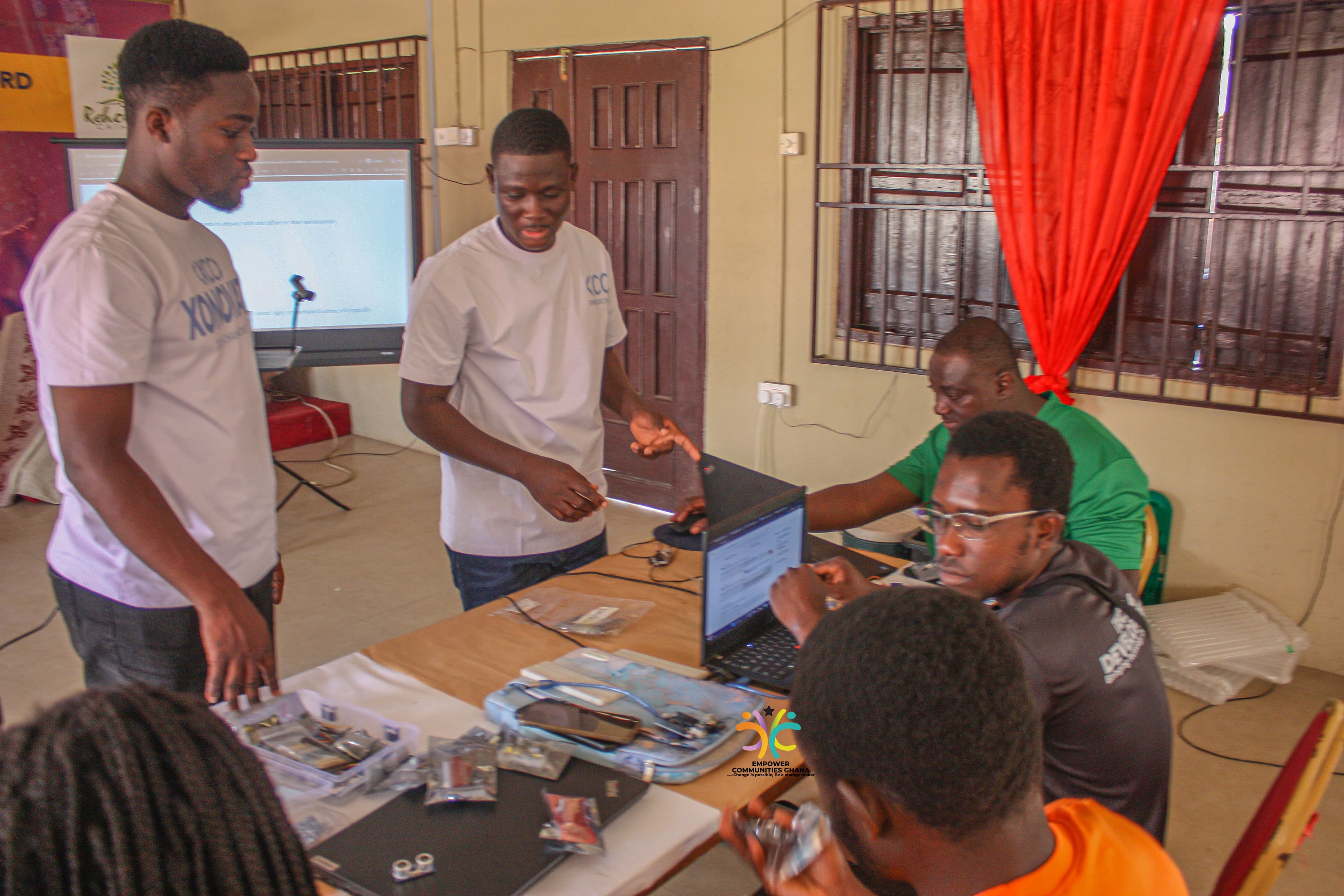 Learners practising digital skills during a Mobile Computer Lab visit.